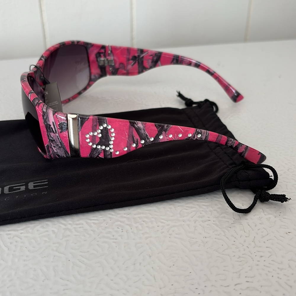 Womans Camo Pink Sunglasses - NEW - Picture 3 of 6